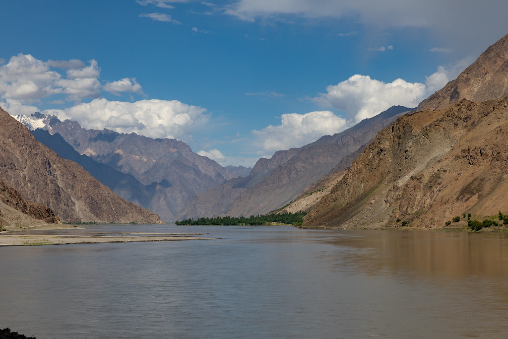 Strengthening resilience in Central Asia through climate change adaptation measures in transboundary river basins Strengthening resilience in Central Asia through climate change adaptation measures in transboundary river basins
