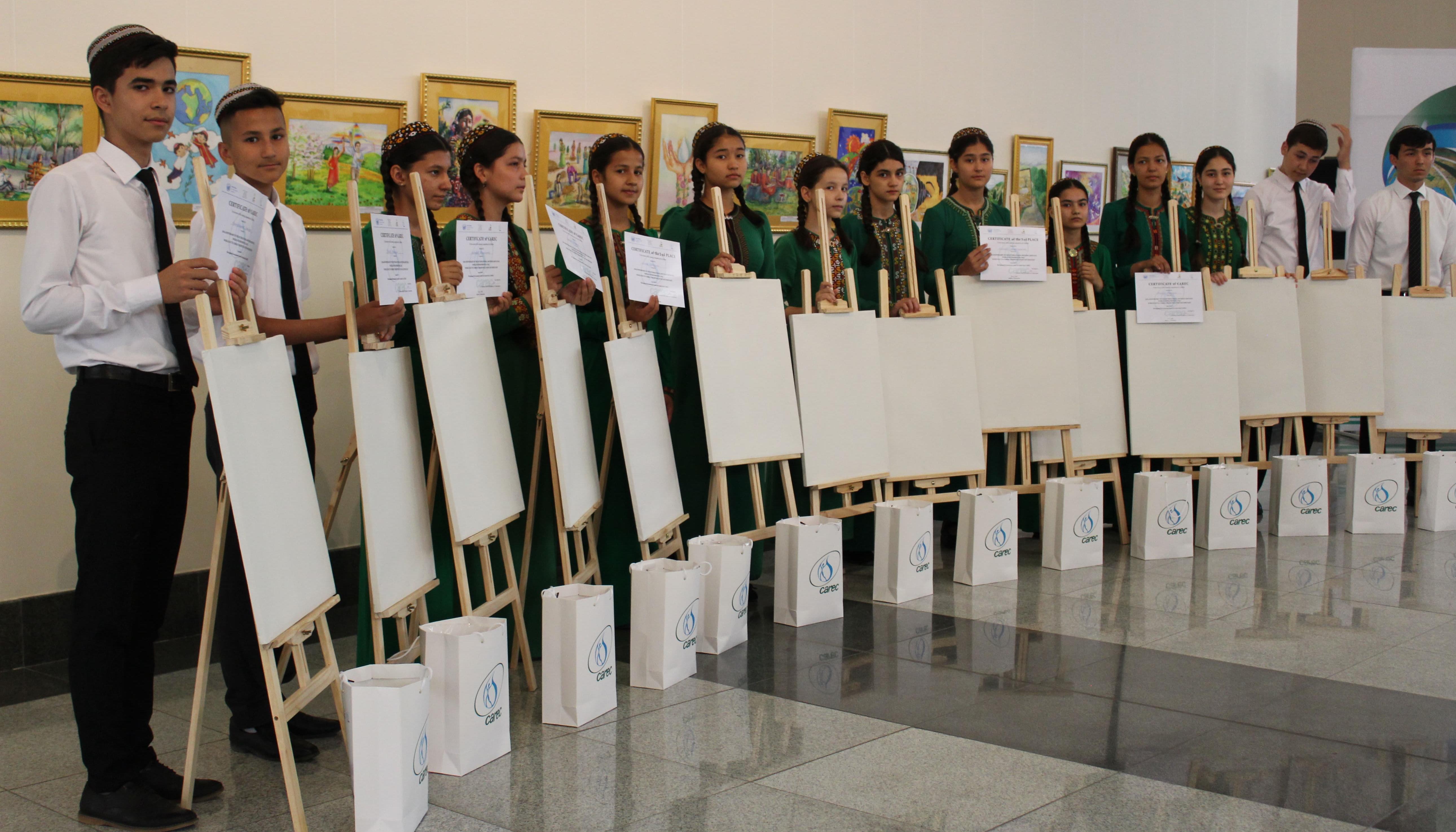 Конкурс детского рисунка, приуроченный к 50-тилетию Дня защиты Земли, Дню охраны природы в год 25-тилетия Независимости Туркменистана, и Дню борьбы с опустыниванием и засухой.