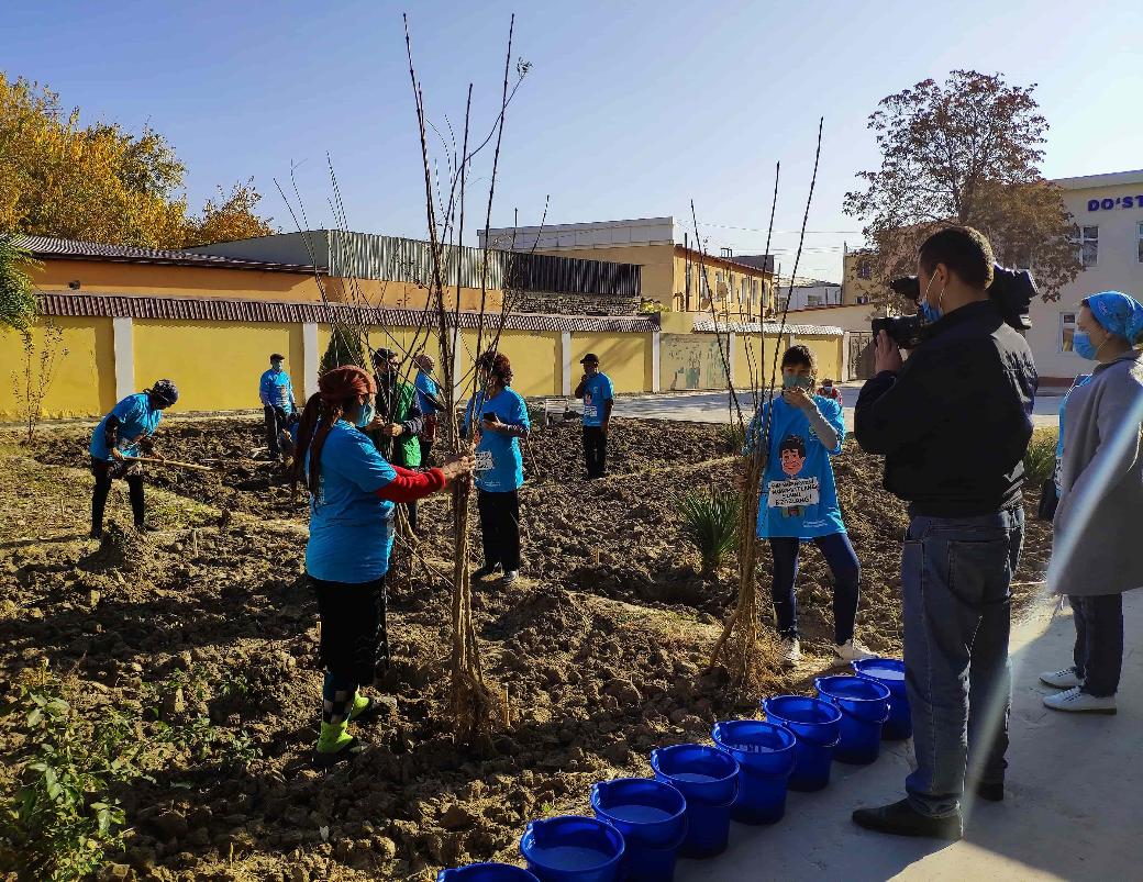 A tree-planting campaign with hydrogel was held in the Khorezm region within the UzWaterAware project A tree-planting campaign with hydrogel was held in the Khorezm region within the UzWaterAware project