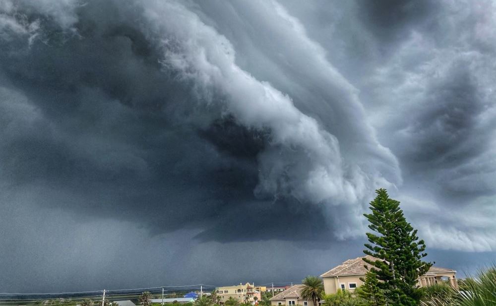 Под слоем пыли и песка